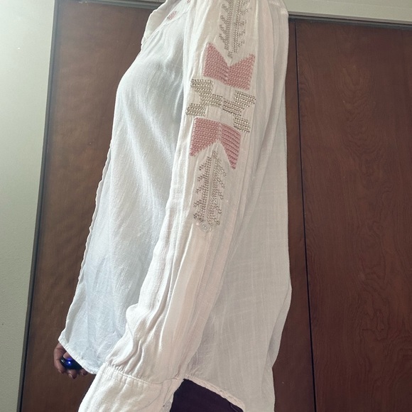 Size Sm. Collared and stitched button up. - Picture 6 of 6